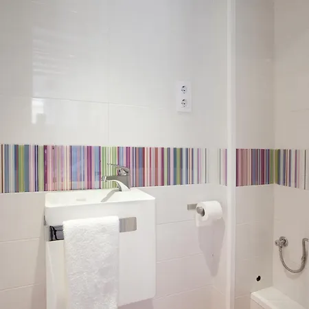 Apartment Barnapartments Basic Gracia