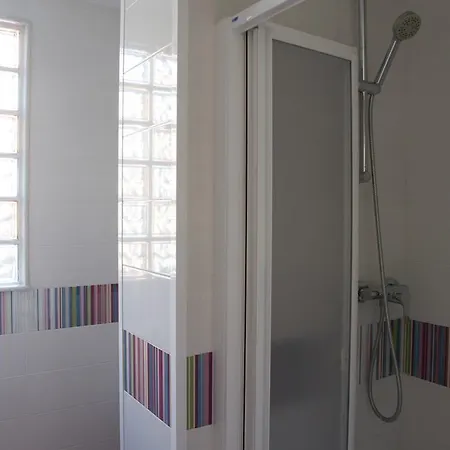 Apartment Barnapartments Basic Gracia